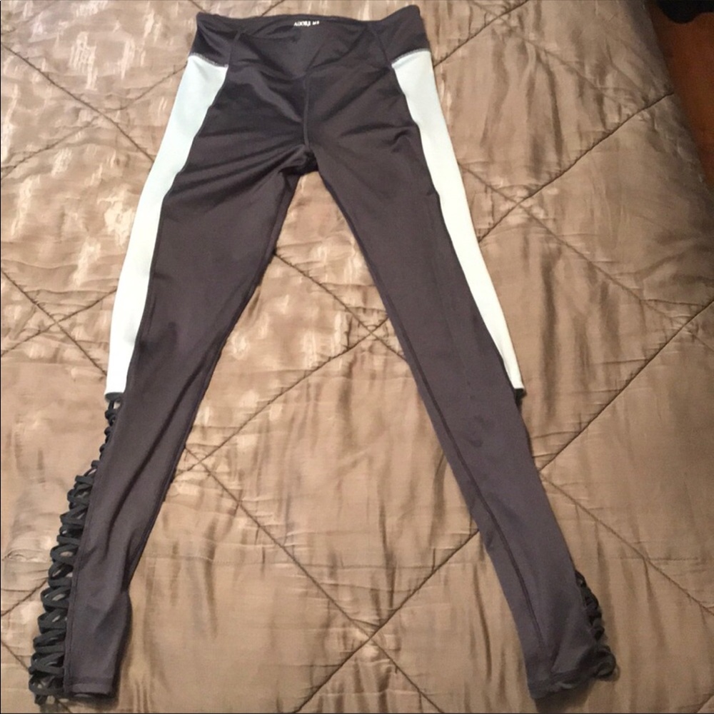 Leggings caged cutouts trendy medium